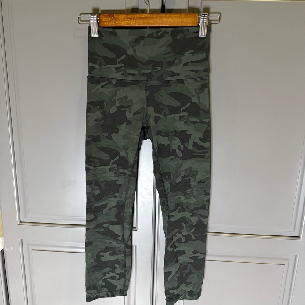 Lululemon Align High Rise Crop 23” - like new - size 4
